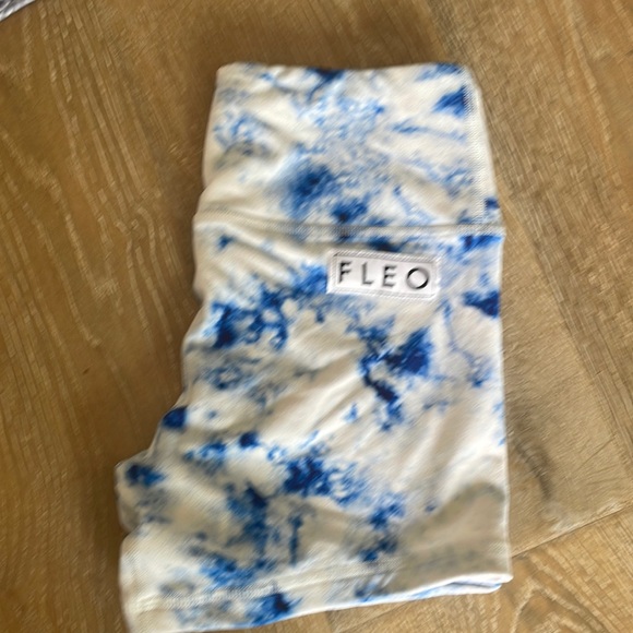 Fleo Pants - FLEO shorts size XS 2inch inseam